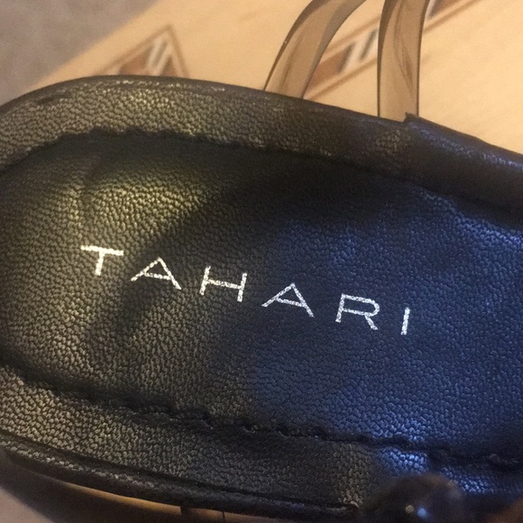 New Tahari Patrika Acrylic Heeled Sandals Size 9 - Picture 2 of 7